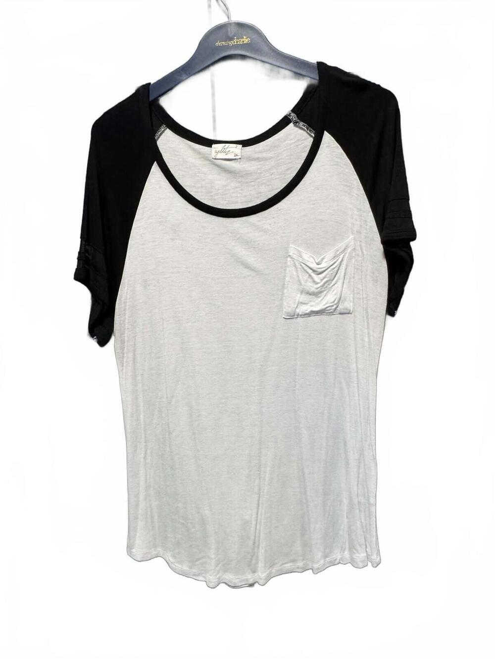 Glitz Women's Black and White Raglan Sleeve T-Shirt Size 2X